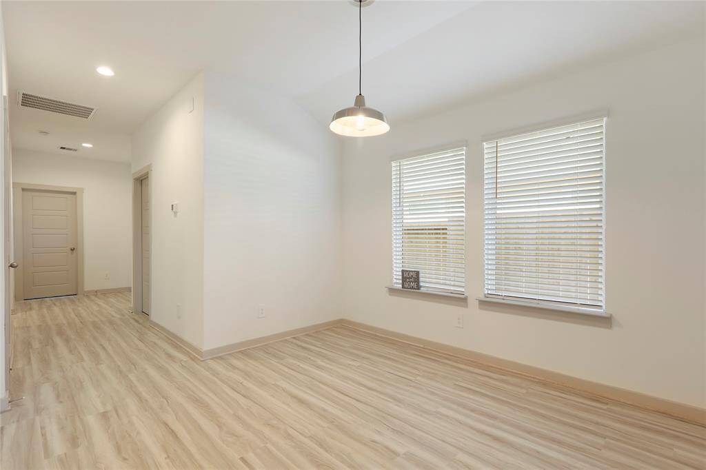 Breakfast/dining area and main entry foyer