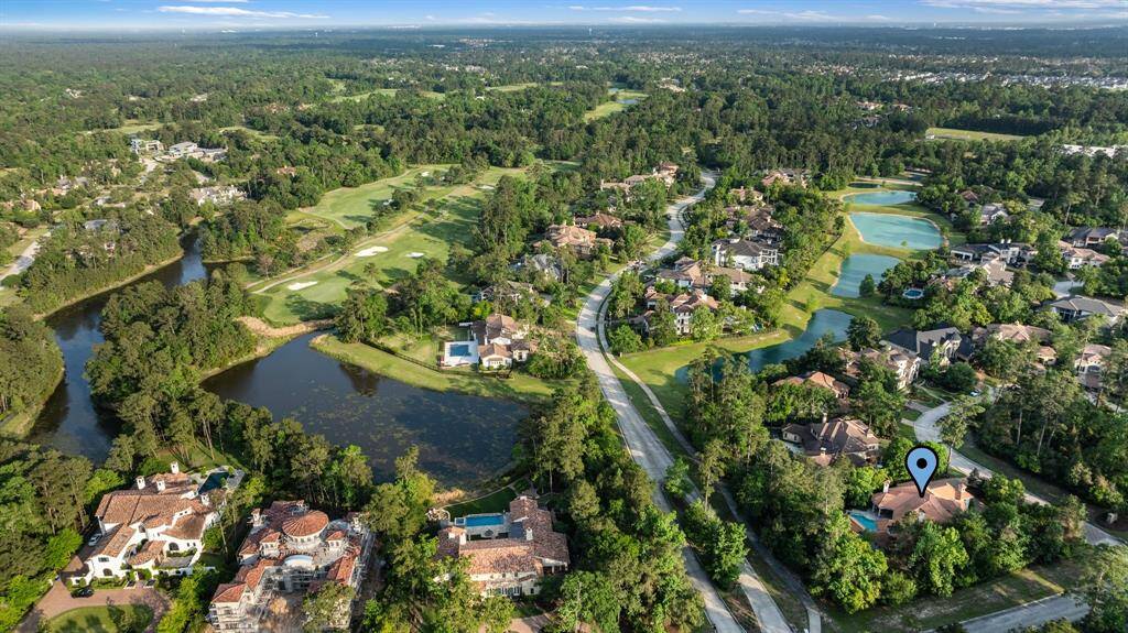 Carlton Woods Creekside offers renowned Golf on the Tom Fazio Championship Golf Course.