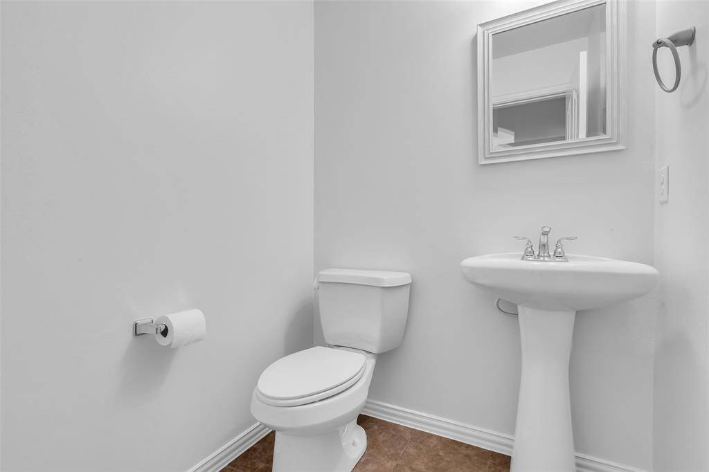 Pedestal Sink Powder Room
