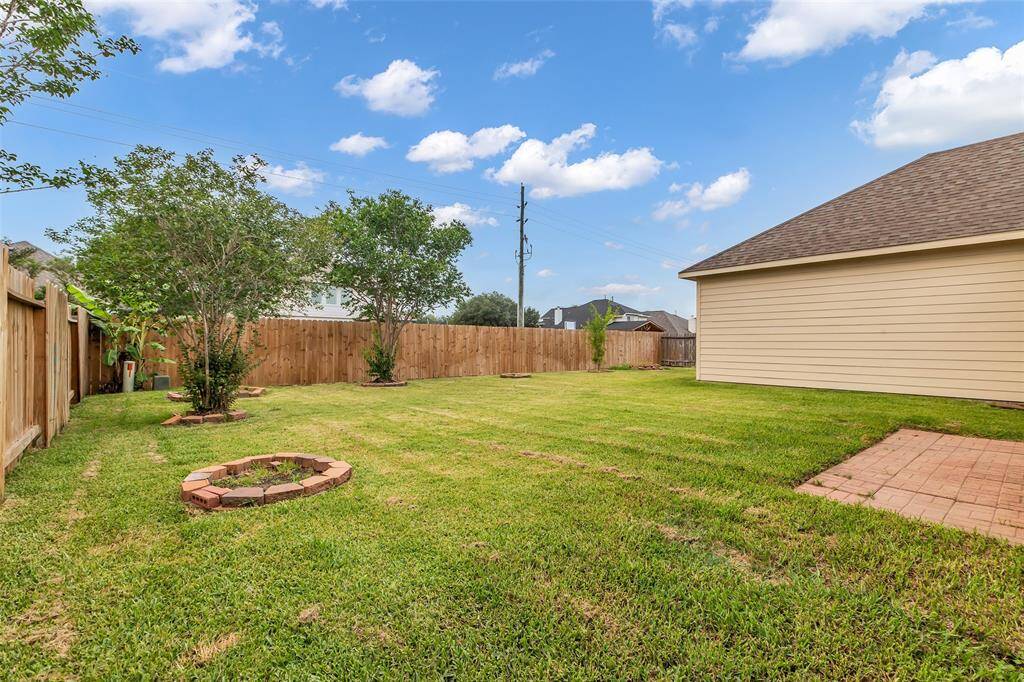 Plenty of room for a Pool and the Kids & Pets to Play.