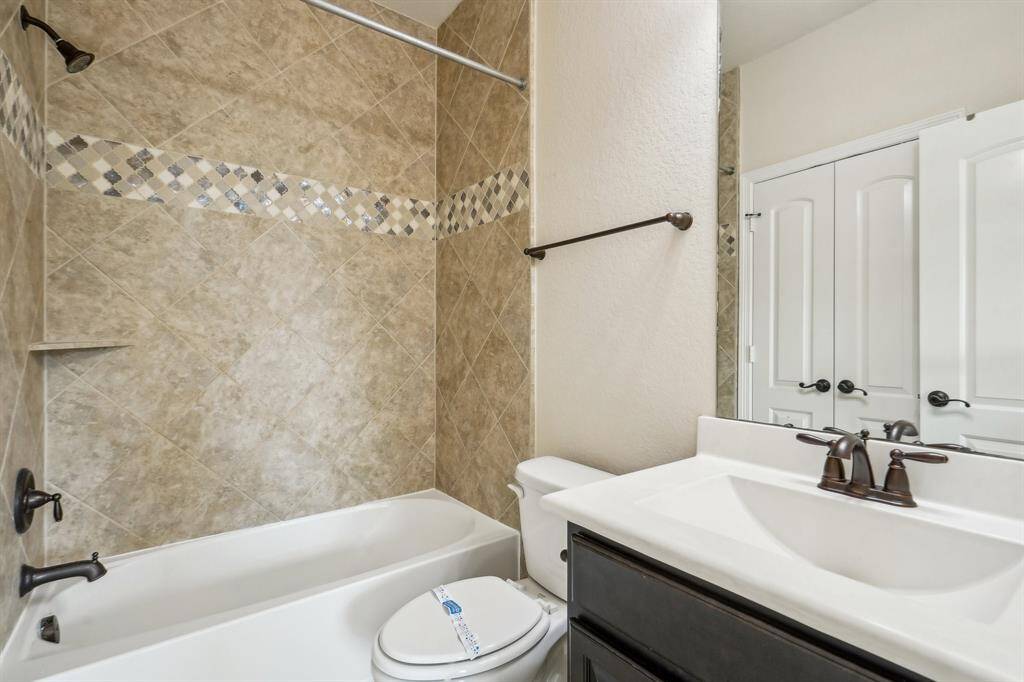 Bedroom 3 private bath