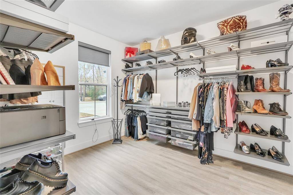 DREAM closet OR 3rd bedroom.