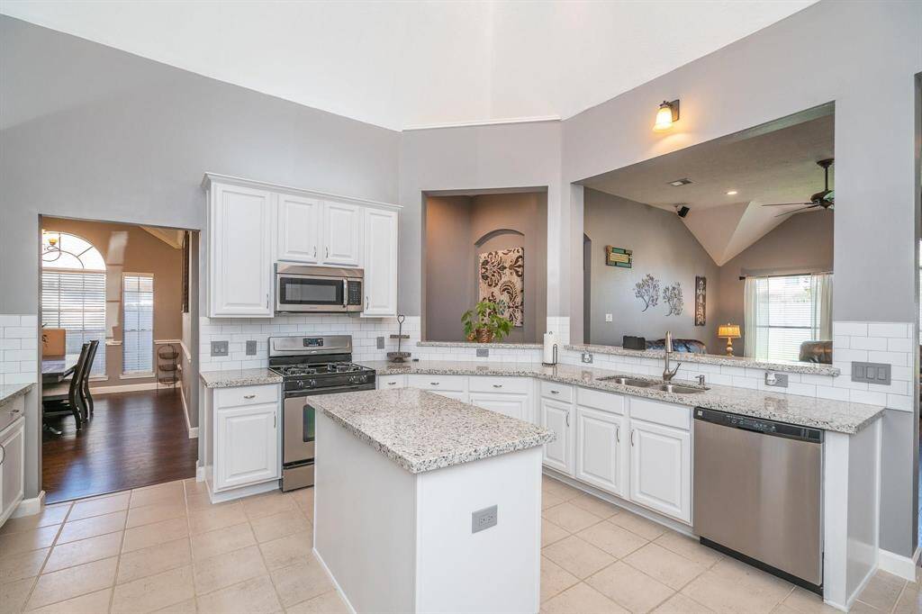 Spacious kitchen