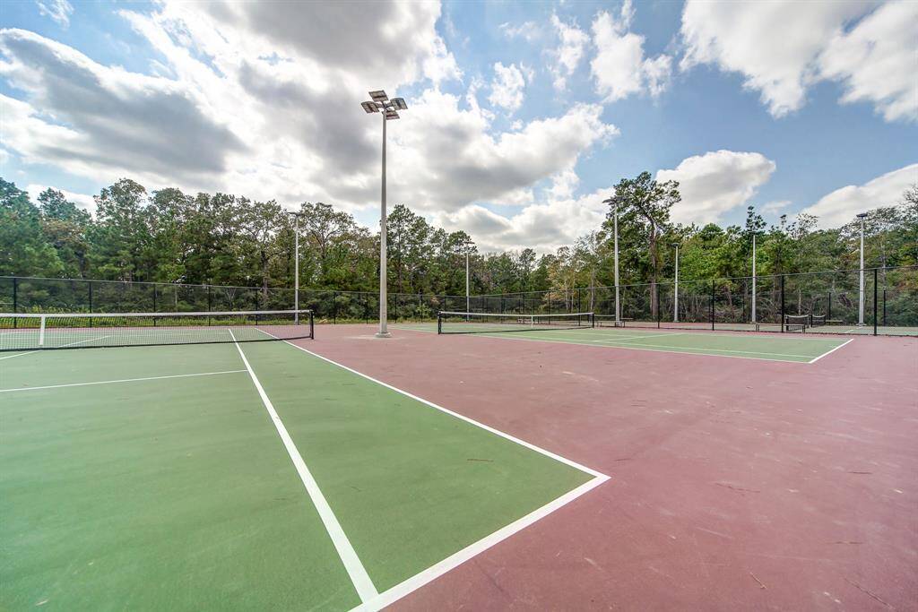 Five local parks feature pavilions, sports courts and fields, picnic and swimming facilities, and miles of walking and biking trails. Barton Creek Ranch is the perfect home base for fishing, birding, golfing and camping enthusiasts of all ages!
