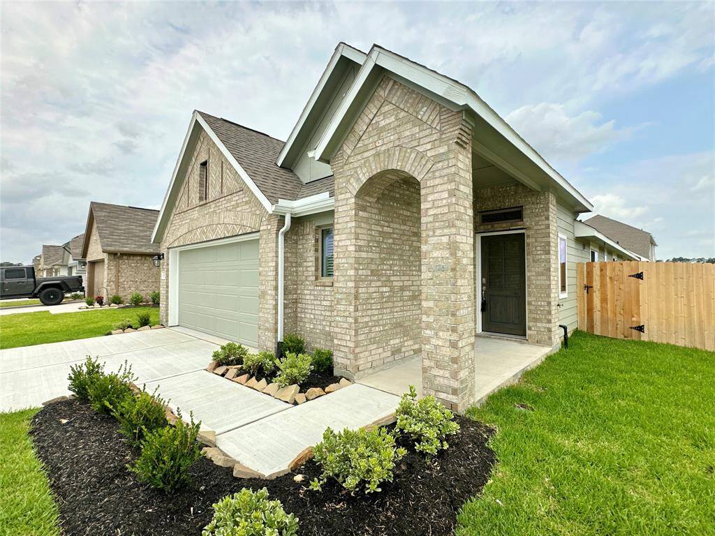 Charming residence seeking an ideal tenant.