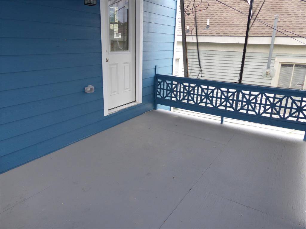 Back upper porch