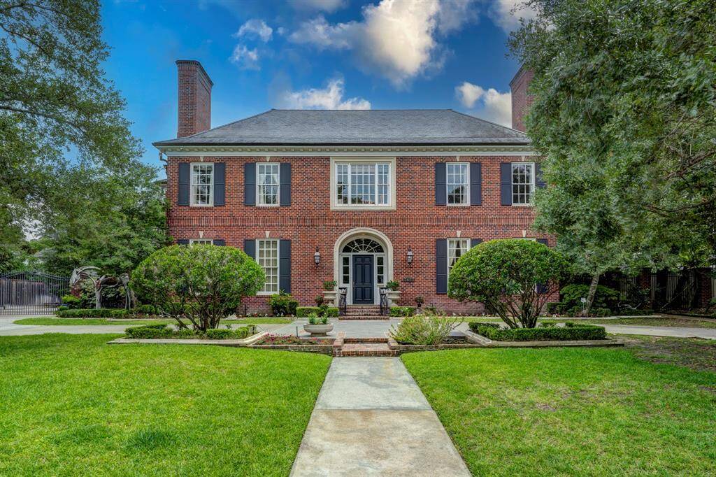 Discover the charm of 3653 Inverness, nestled in the picturesque convent neighborhood of River Oaks. This hidden gem offers a perfect blend of elegance and tranquility, making it an ideal escape in the heart of the city.