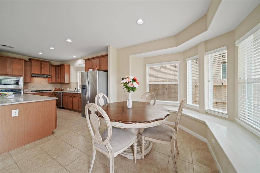 Breakfast area with extra seating!