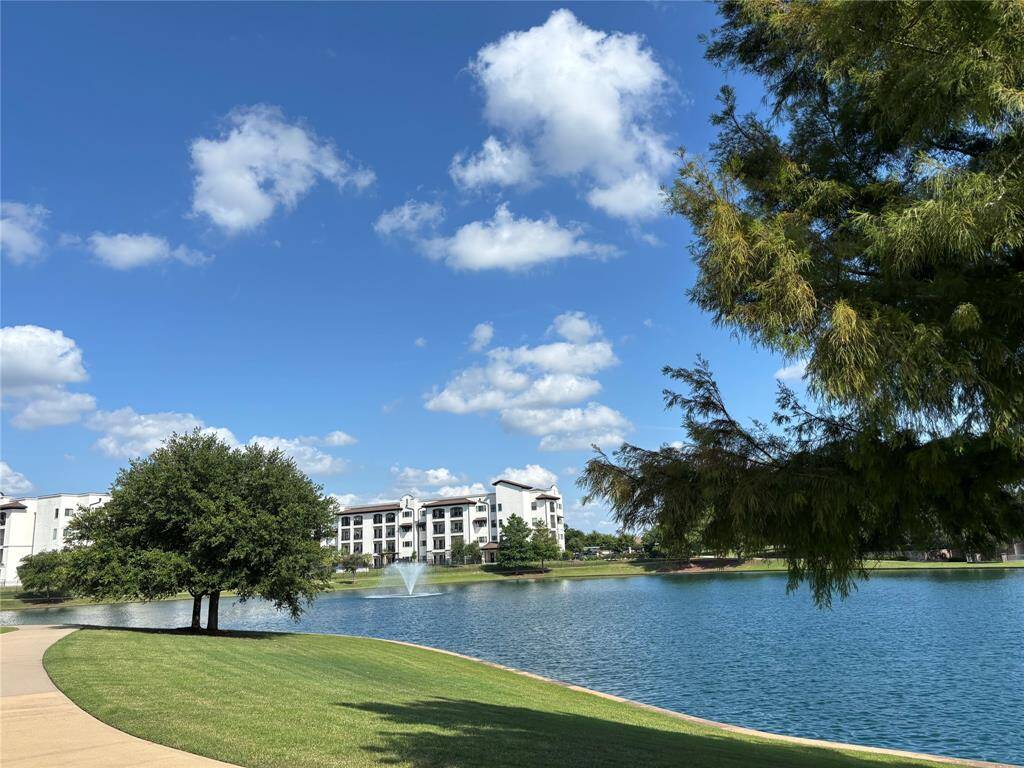 Walking trails everywhere with waterfront views!