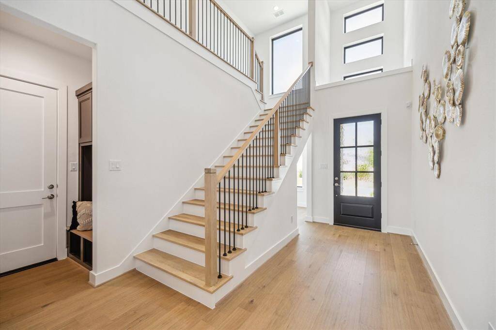 2-Story Foyer