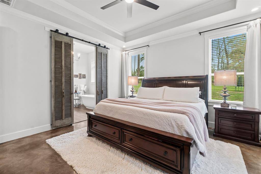 spacious primary suite!