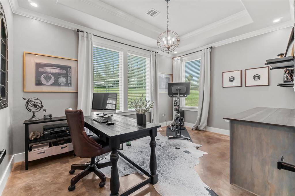 spacious home office!