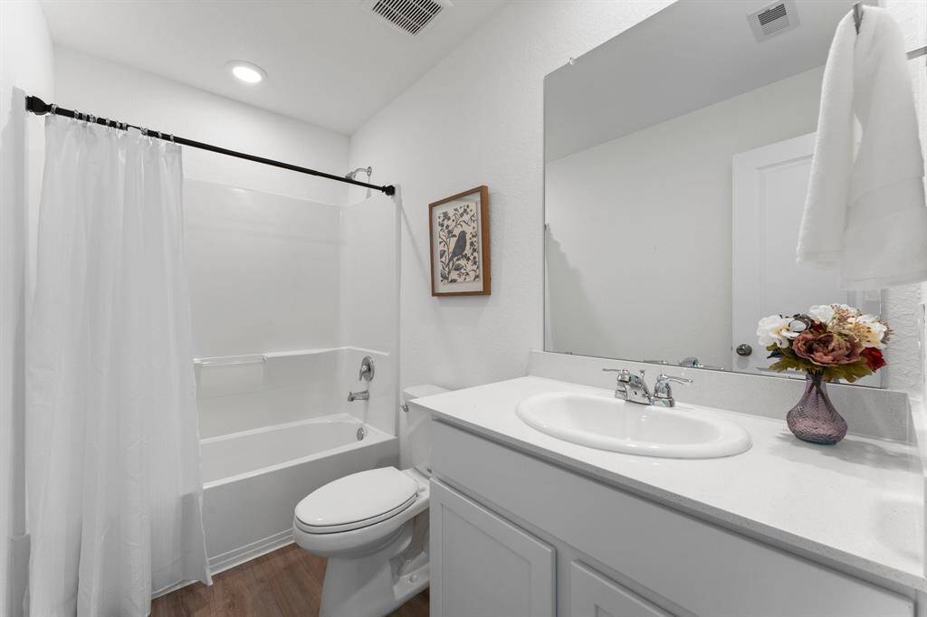 This secondary bathroom is in pristine condition!