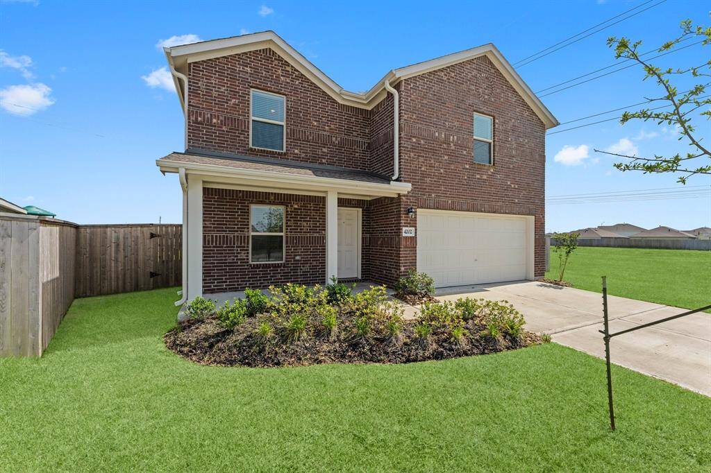 Beautiful manicured landscaping!
