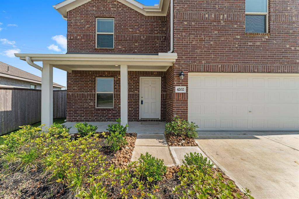 Welcome to 4202 Barrington Cove Lane!