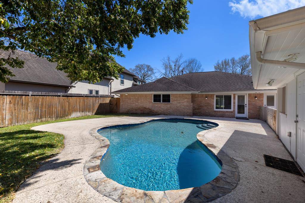 Your private pool is ready for summer relaxation! It can also be easily converted to a saltwater system for an even more elevated swimming experience.