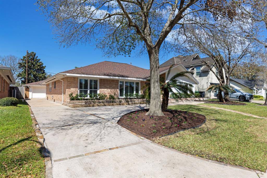 This versatile driveway offers ample space for both you and your guests to park.