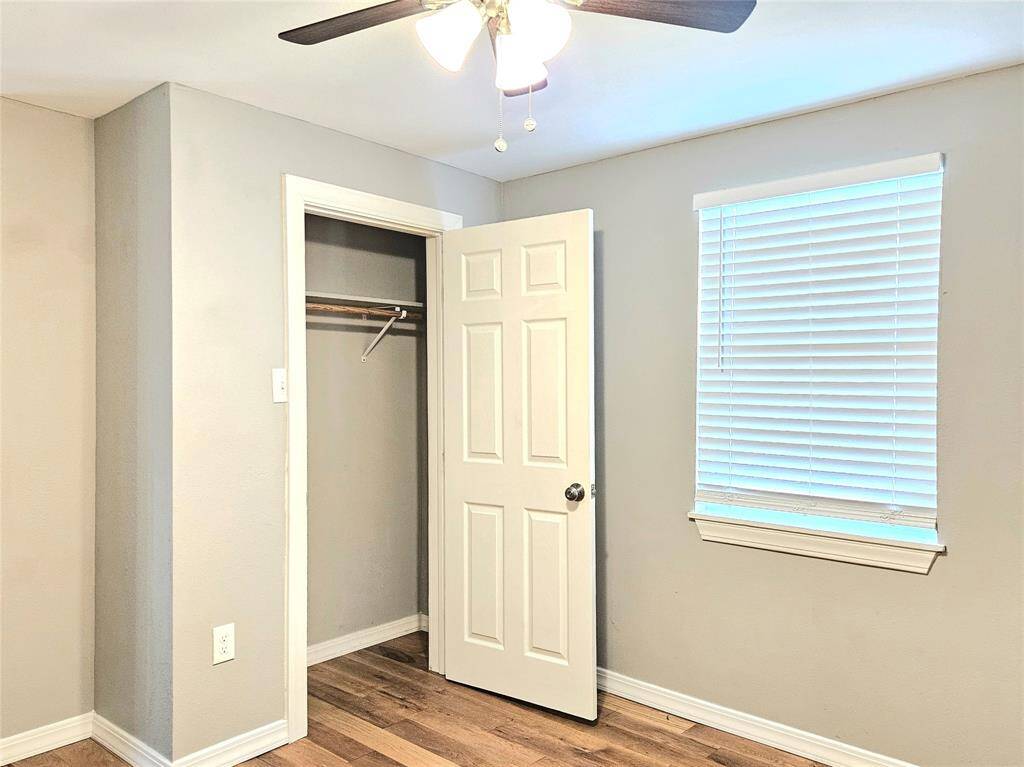 Secondary bedroom