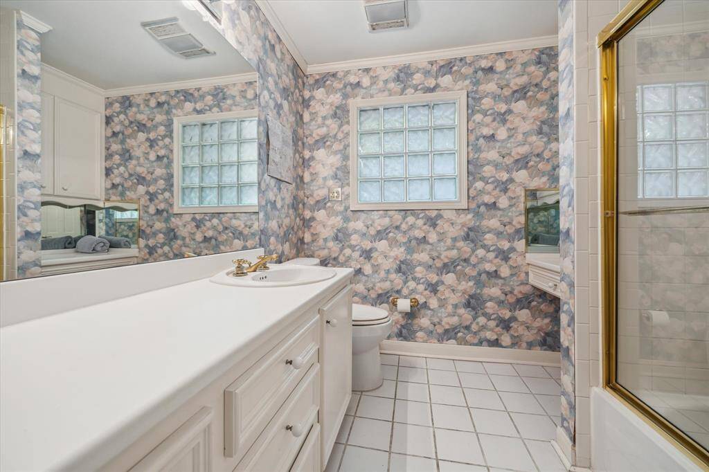 Upstairs residential unit 2