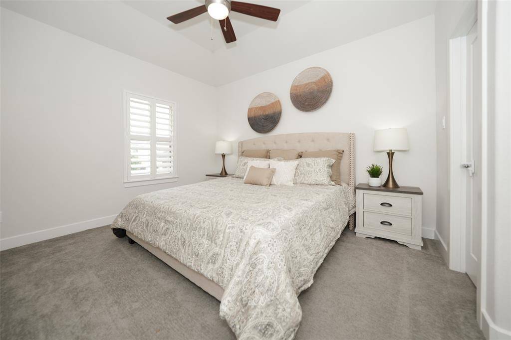 Another secondary bedroom upstairs. Look that size of bed it accommodates.