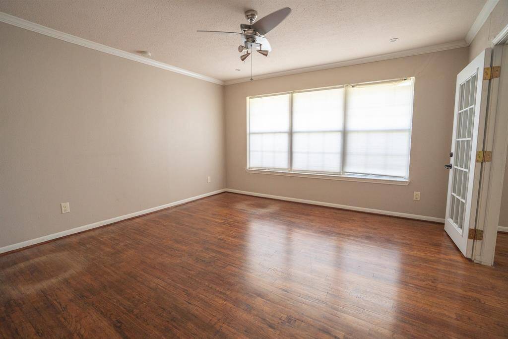Formal dining room