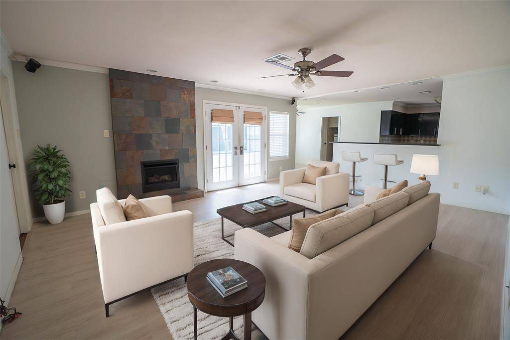 Den (virtual staging)