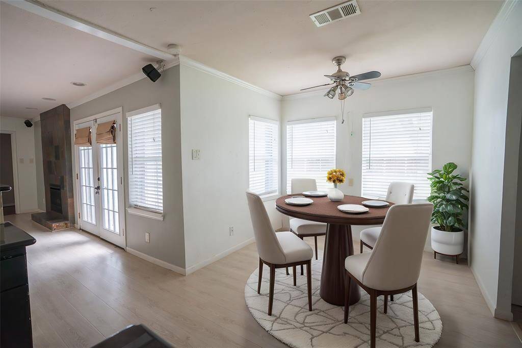 Breakfast area (virtual staging)