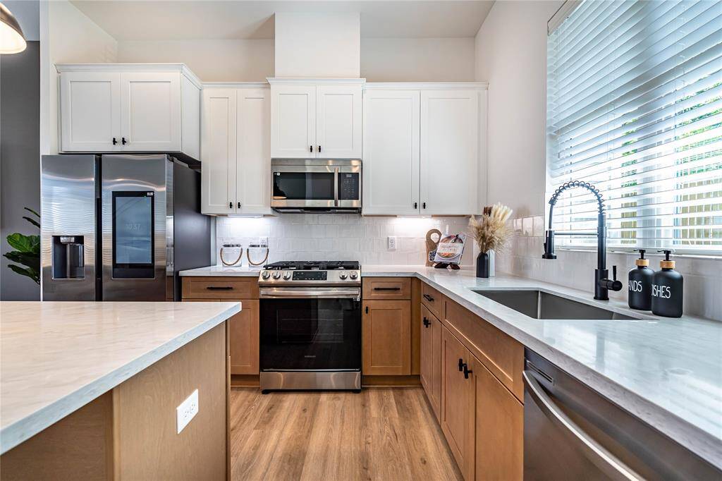 Another view of the kitchen