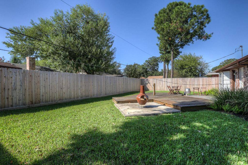 Such an inviting backyard.