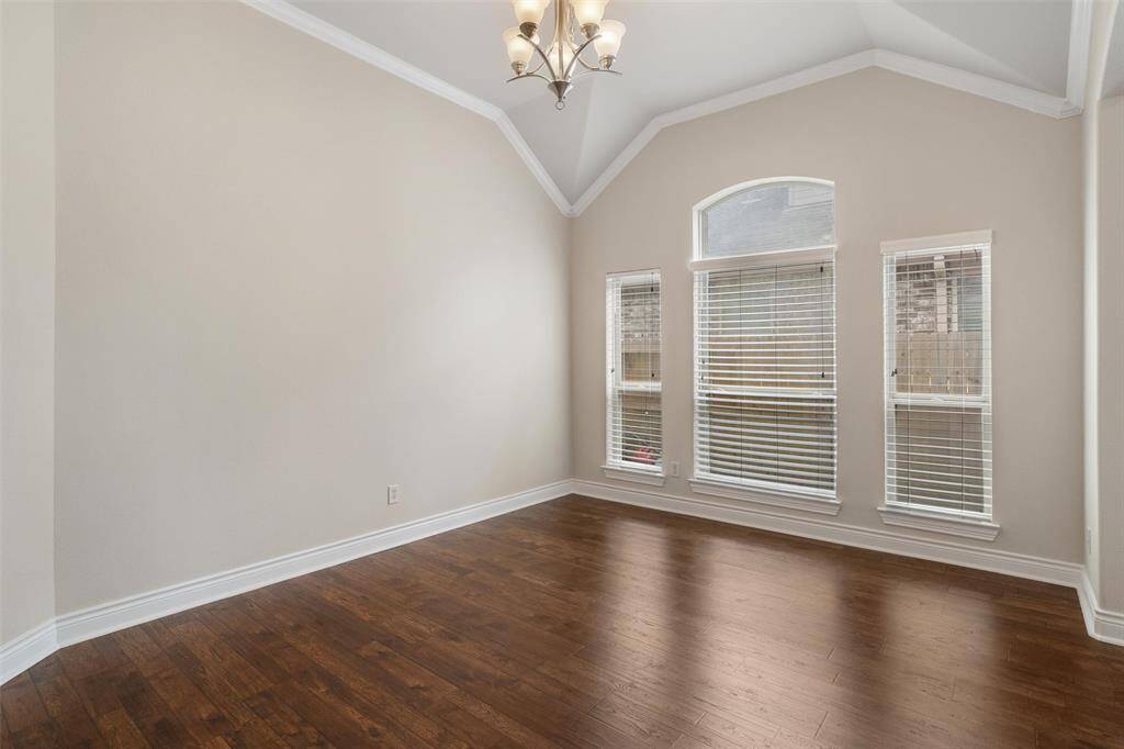 Large dining room for all of your entertainment purposes!