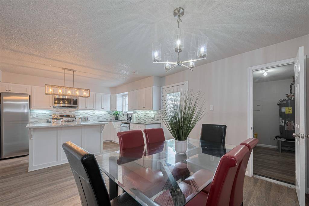Dining area/Kitchen