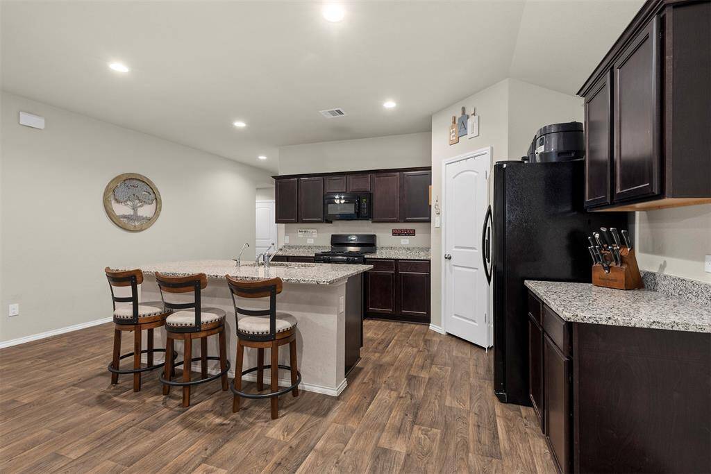 Kitchen/Dining Combo
