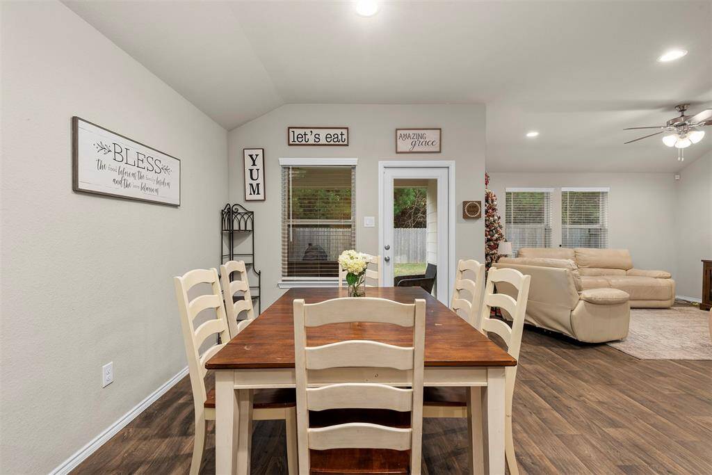 Kitchen/Dining Combo