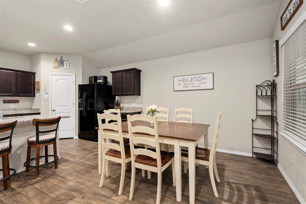 Kitchen/Dining Combo