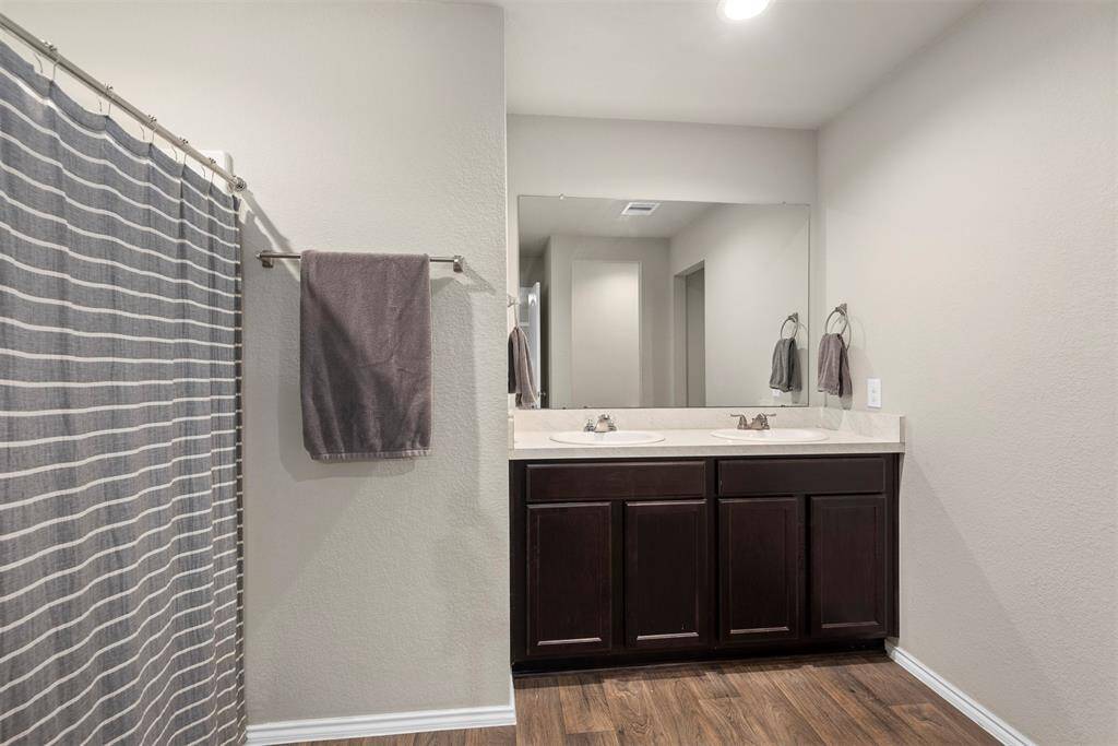 Primary/Master Bathroom