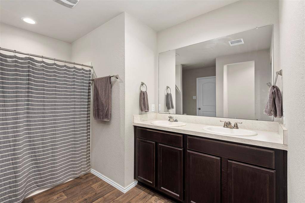 Primary/Master Bathroom