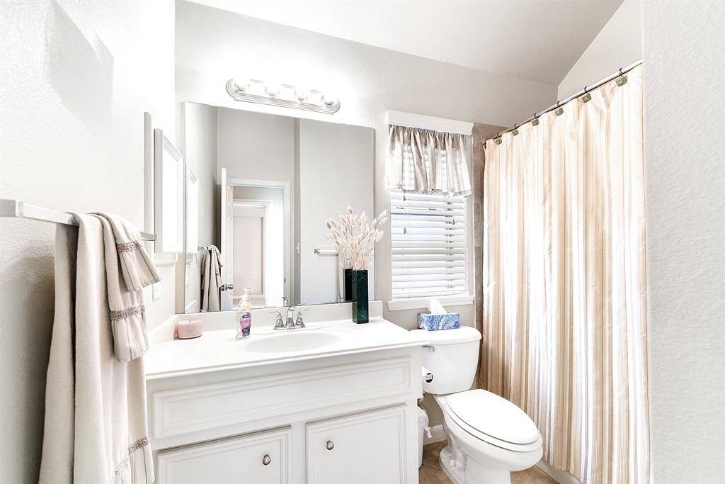 Third Bathroom between bedrooms 3 & 4