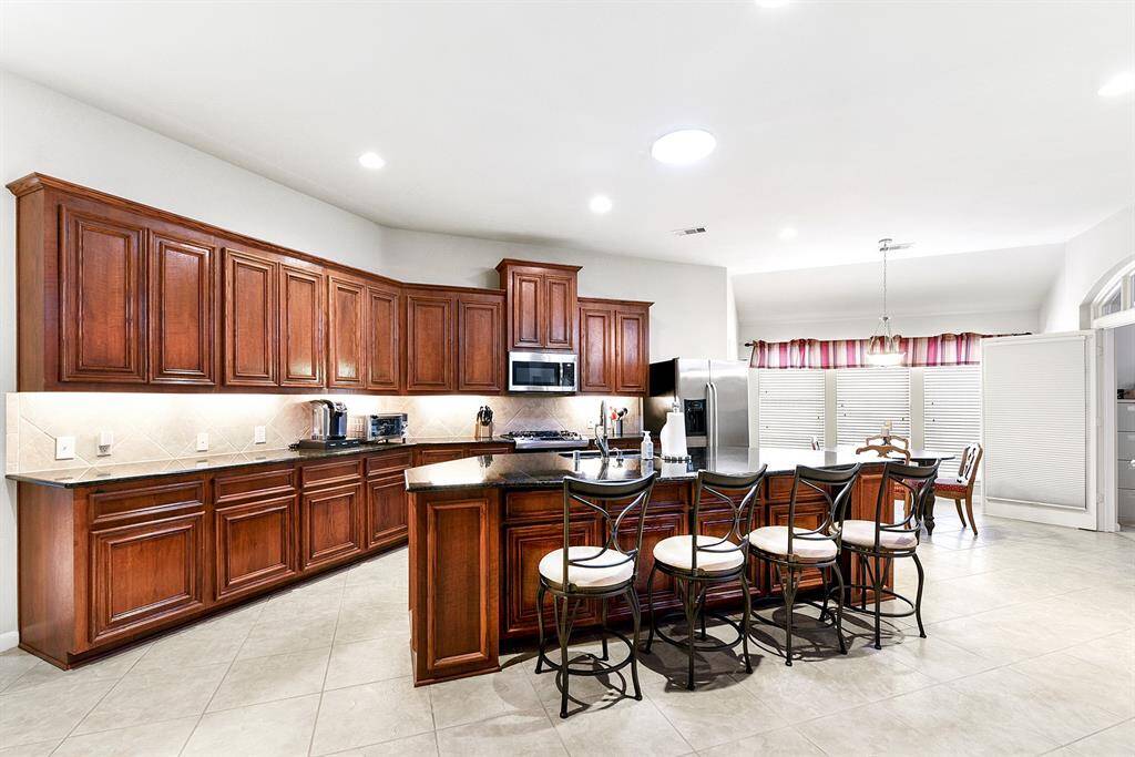 Kitchen With 42 inch Cabinets