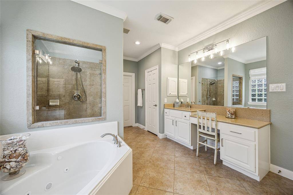 Another view of the primary bath.