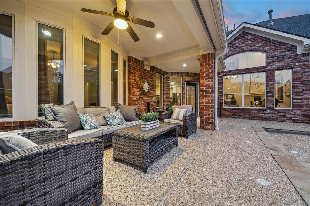 Step out into your own tropical paradise! Relax and chill out this summer in the amazing pool and spa! Take a break from swimming and grab a quick bite to eat on the covered patio.