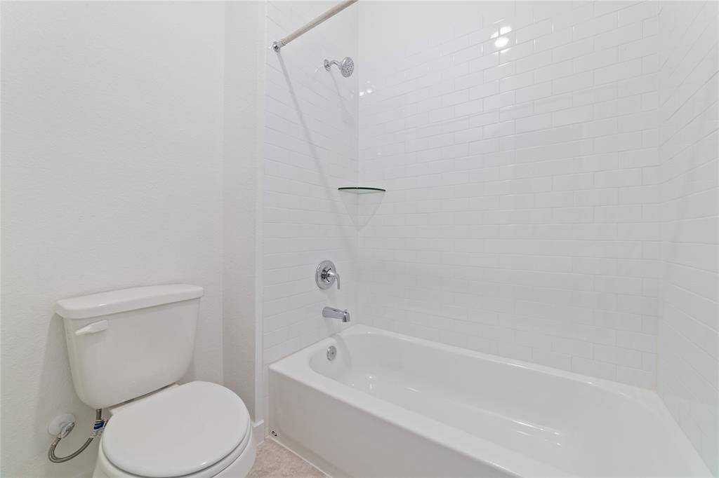 Reverse view of the 2nd bathroom with tub/shower combo