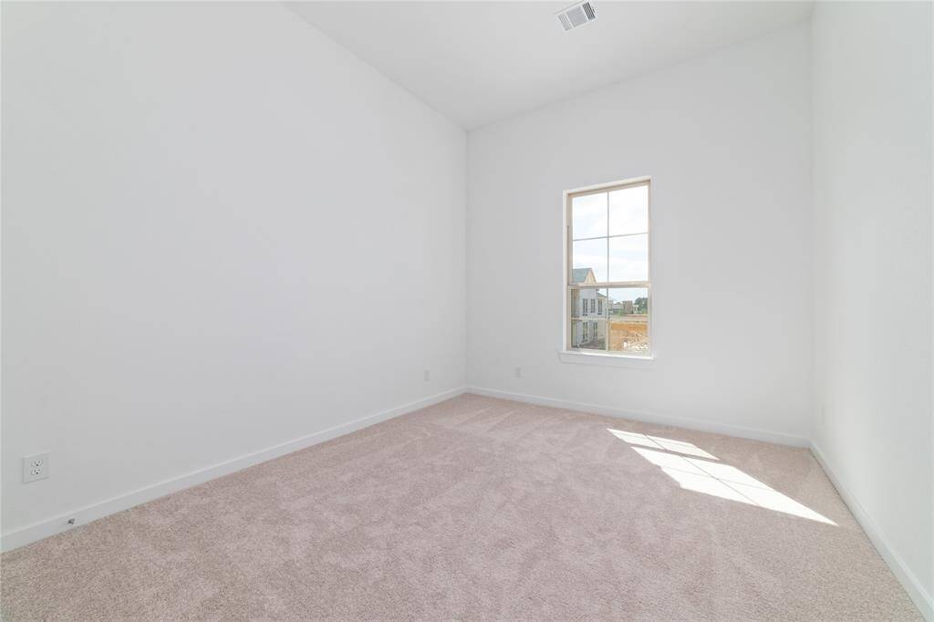 Spacious 2nd bedroom on the 2nd floor