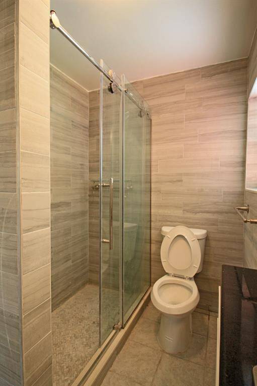 Full bathroom shower