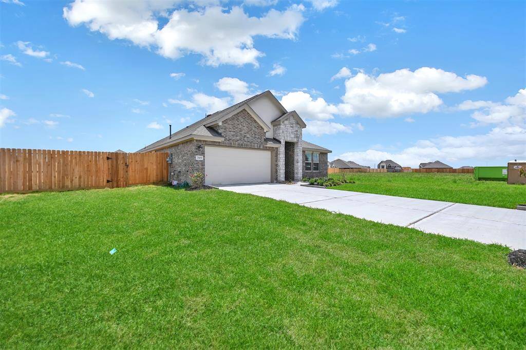 Lots of driveway space for your cars