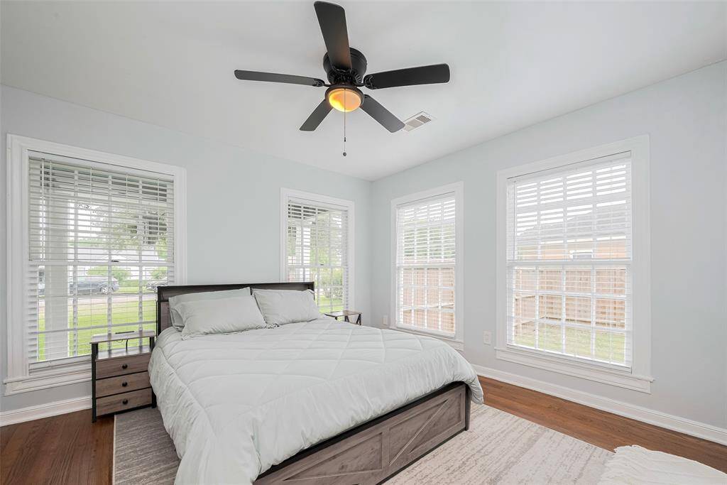 Classical primary bedroom