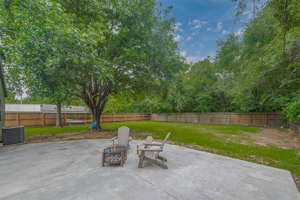 Expansive patio/deck.