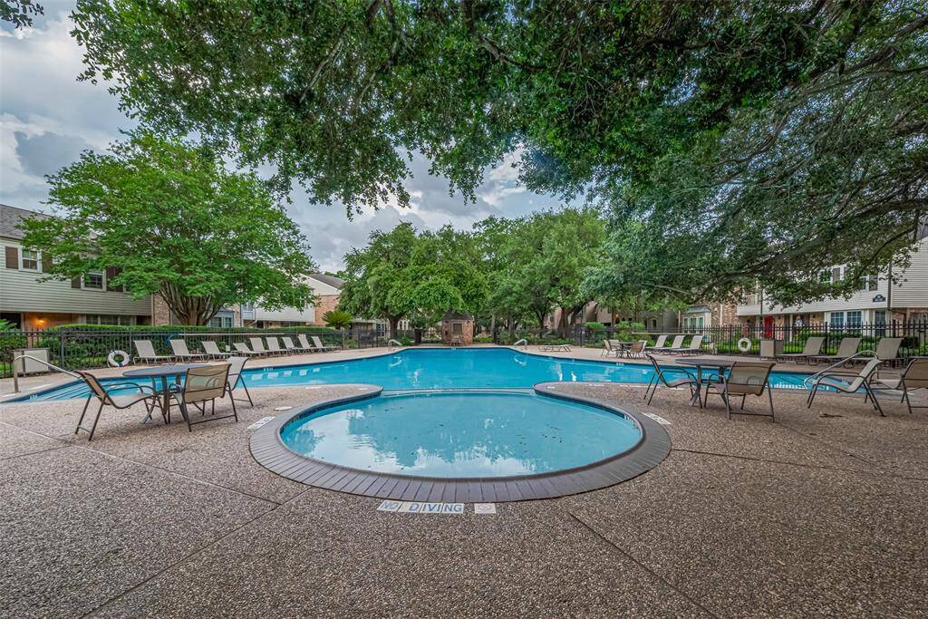This beautiful spa and pool space connects to a lovely green space picnic area making it perfect for gatherings with friends or family.