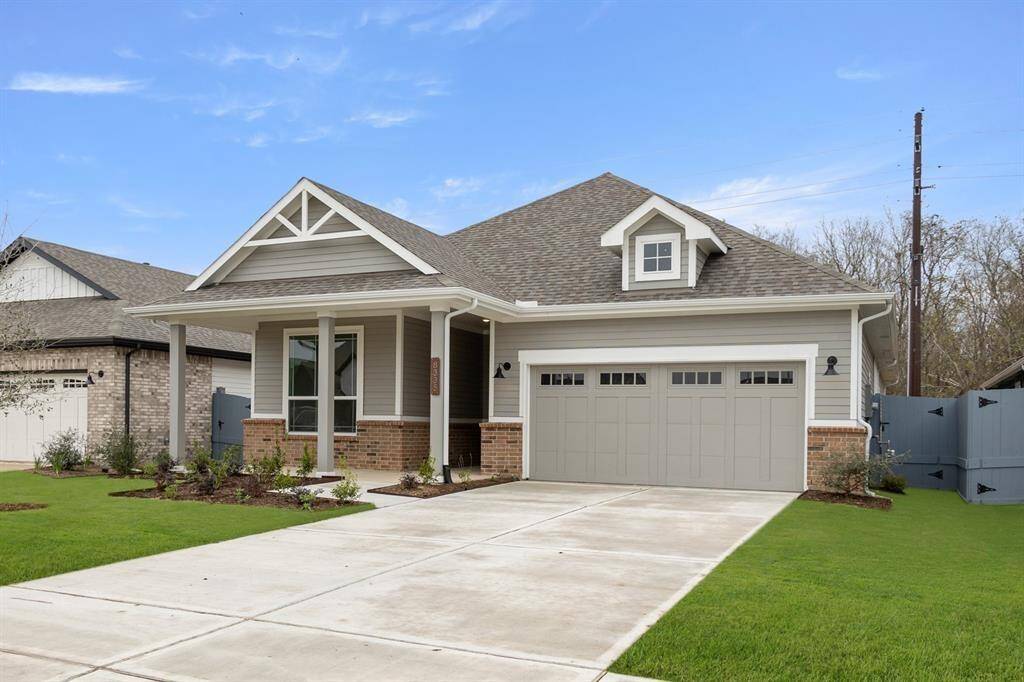THE OLIVE III Elevation RM by HistoryMaker Homes
