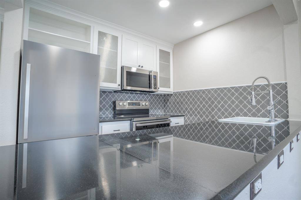 ALL new appliances.