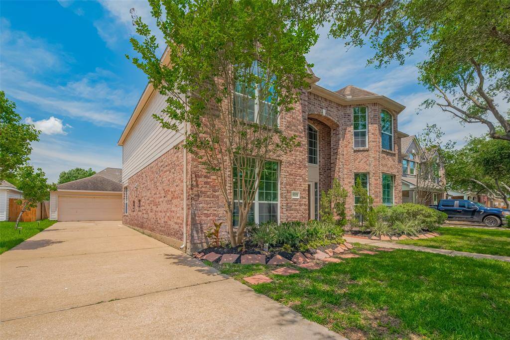 Detached Garage